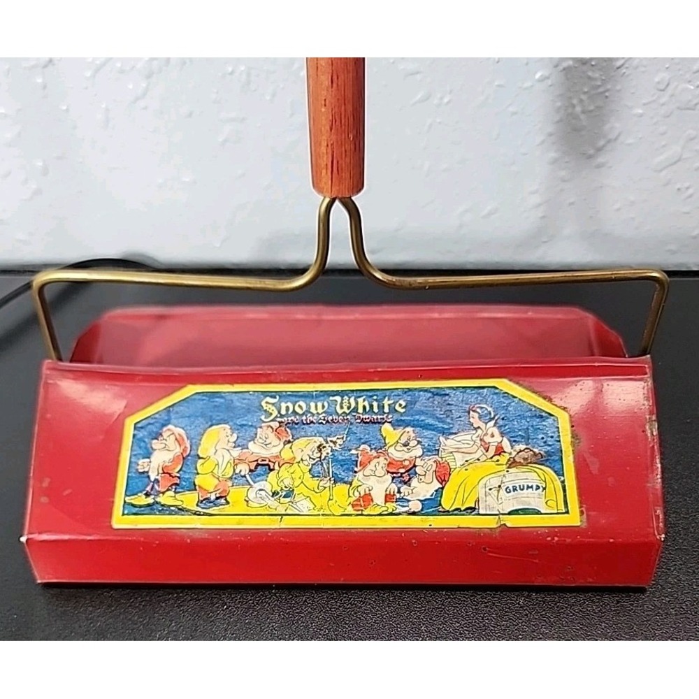 Vintage Diseny Snow White 7 Dwarfs Childs Standup DustPan‎ Toy Metal 30s-40s